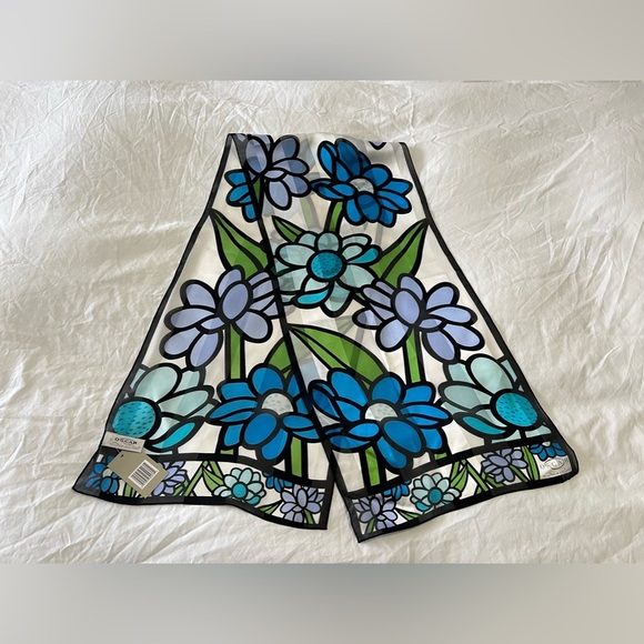 Oscar de la RentaArt to Wear Silk ScarfBlue Black Graphic FloralNWT